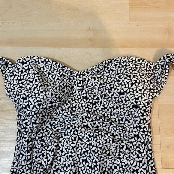 Nip Tuck Australia women’s black & white halter  swimsuit in size 6 - Picture 3 of 13